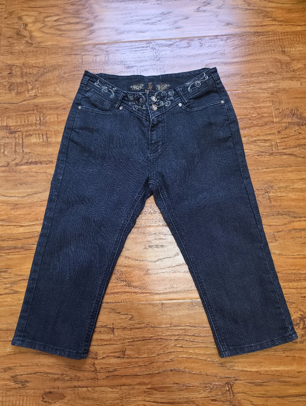 JZ Premium Embroidered Waist Black Women’s Capris Jeans